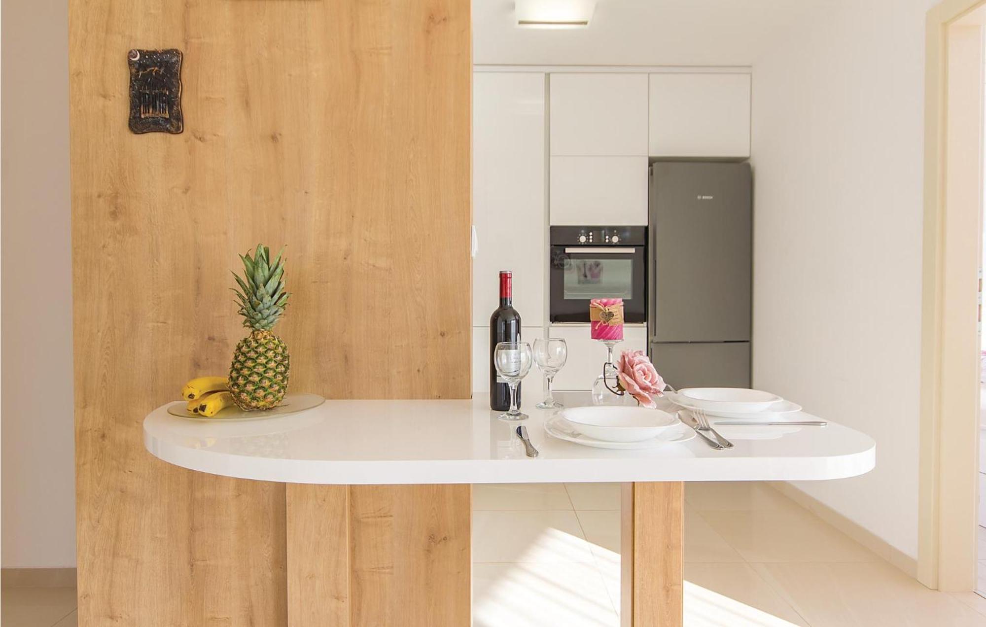Lovely Apartment In Medulin With Kitchen Екстер'єр фото
