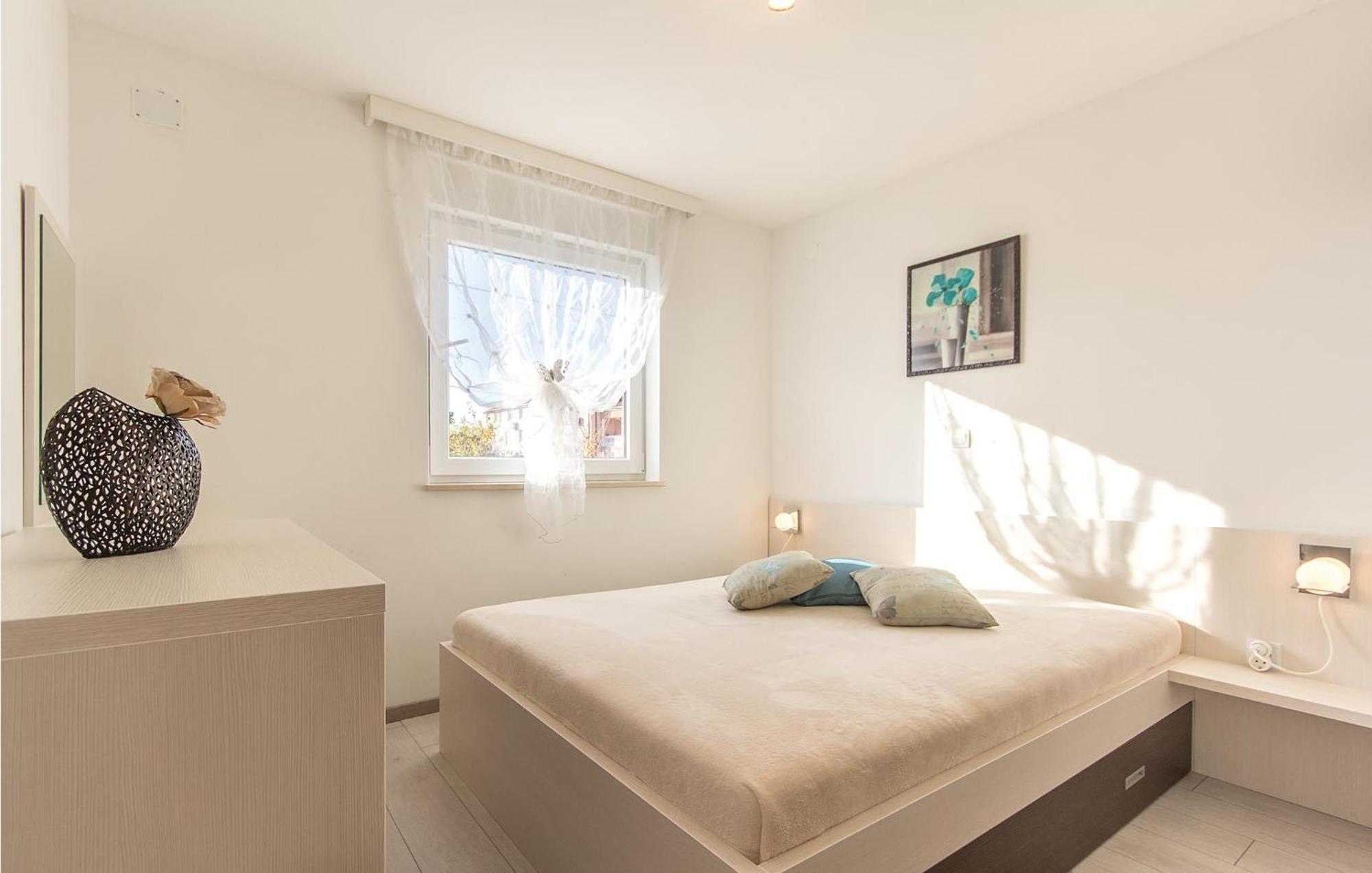 Lovely Apartment In Medulin With Kitchen Екстер'єр фото